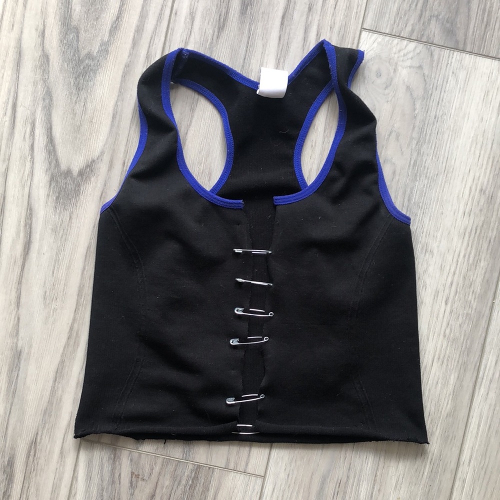 New Mixx Safety Pin Crop Top - Picture 4 of 5